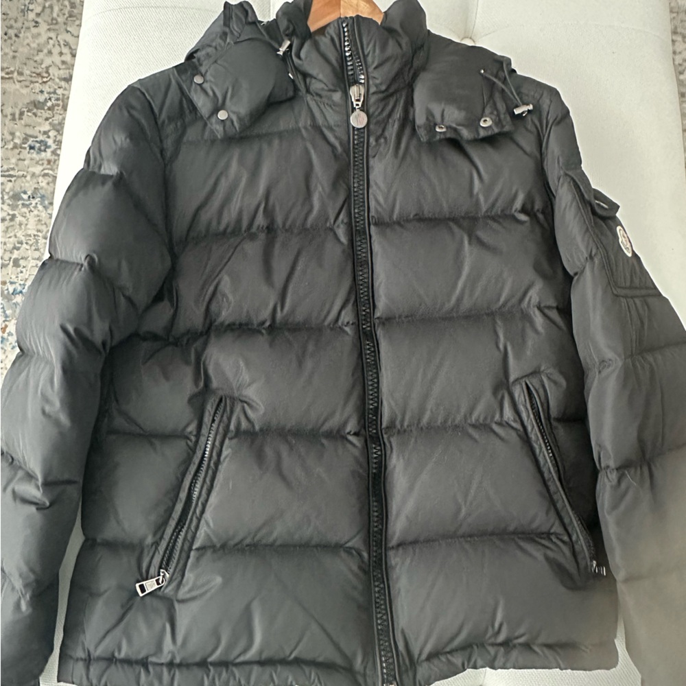 Moncler Black puffer coat (men)